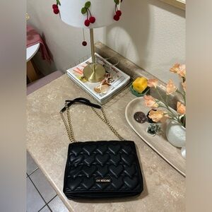 Black Love Moschino heart purse with gold chain strap!!! 🖤🖤🖤